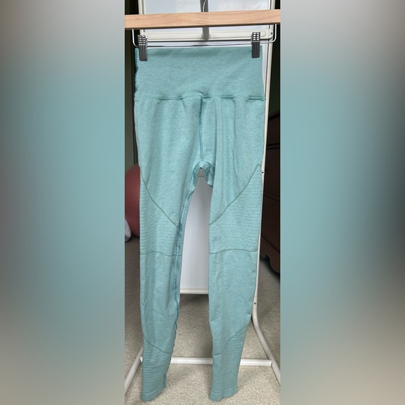 Alphalete  Green  Amplify Leggings - Picture 4 of 4